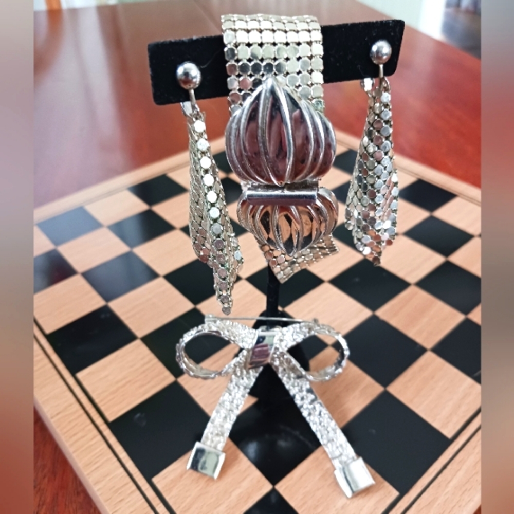 Vintage Jewlery Suite
